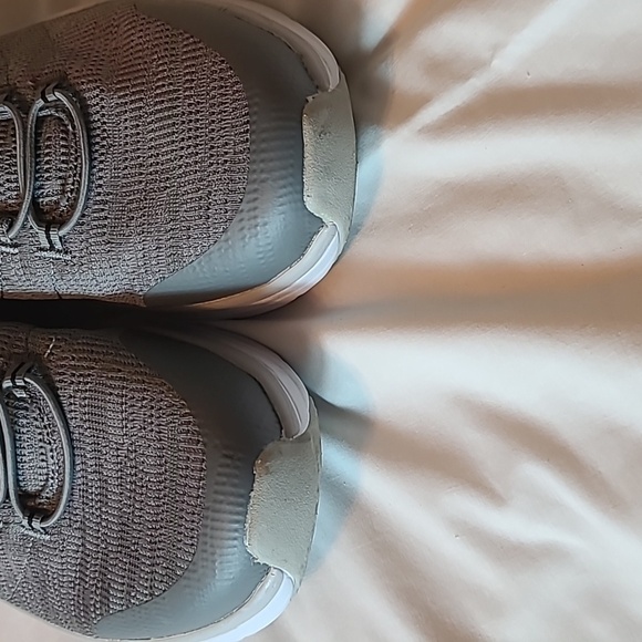 Skechers Men’s Size 13  D’Lux Walker Gray Shoes - Picture 6 of 9